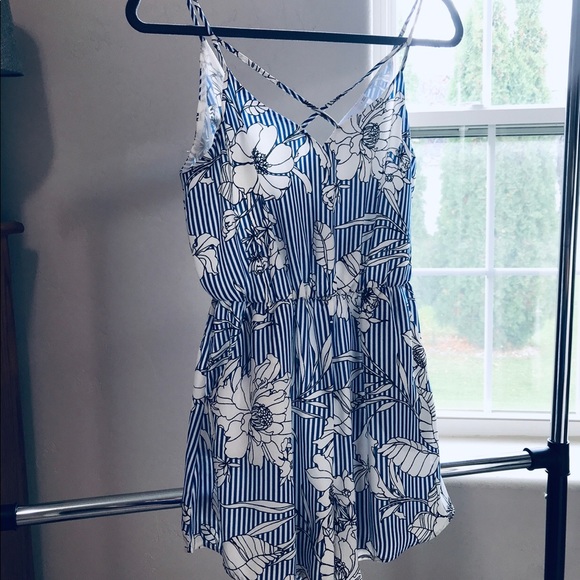 LUSH | Blue and white floral Boutique Romper - Picture 2 of 7